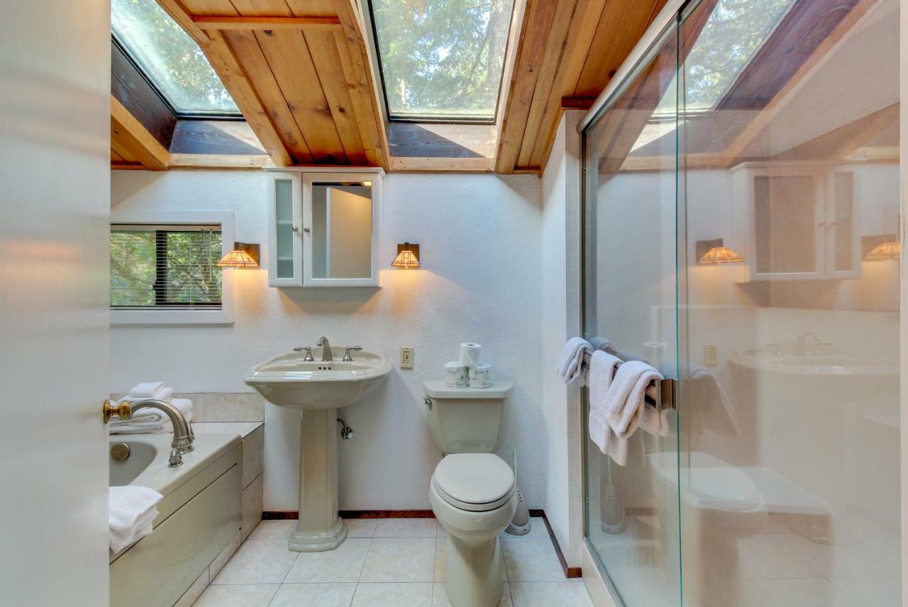 Lopez Island Hunter Bay Waterfront Home Exterior photo